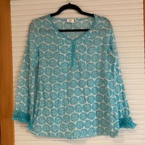 Crown & Ivy Beach! EUC! Women’s size small long sleeve tee!